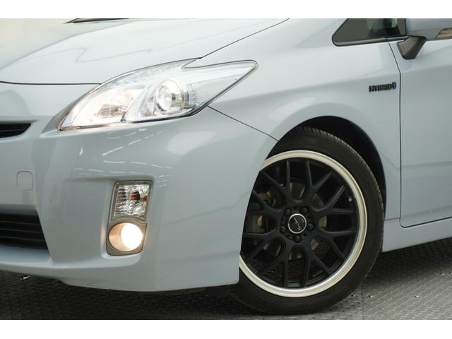 プリウス Ｓ　ＥＴＣ　バックカメラ　ナビ　ＴＶ　アルミホイール　オートライト　ＣＶＴ　スマートキー　電動格納ミラー　盗難防止システム　ＣＤ　ミュージックプレイヤー接続可　衝突安全ボディ　ＡＢＳ　ＥＳＣ　エアコン（20枚目）