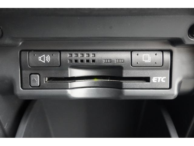 アルファード ２４０Ｓ　ＥＴＣ　バックカメラ　ナビ　ＴＶ　クリアランスソナー　両側電動スライドドア　ＨＩＤ　スマートキー　電動格納ミラー　３列シート　ＣＶＴ　アルミホイール　ＣＤ　ＤＶＤ再生　ミュージックプレイヤー接続可（17枚目）