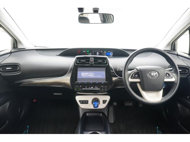 プリウス Ｓ　ハイブリッド　ＥＴＣ　バックカメラ　ＴＶ　ＬＥＤヘッドランプ　スマートキー　ＣＶＴ　盗難防止システム　衝突安全ボディ　アルミホイール　ＣＤ　Ｂｌｕｅｔｏｏｔｈ　サンルーフ　ＡＢＳ　ＥＳＣ　エアコン（9枚目）