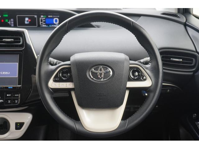 プリウス Ｓ　ハイブリッド　ＥＴＣ　バックカメラ　ＴＶ　ＬＥＤヘッドランプ　スマートキー　ＣＶＴ　盗難防止システム　衝突安全ボディ　アルミホイール　ＣＤ　Ｂｌｕｅｔｏｏｔｈ　サンルーフ　ＡＢＳ　ＥＳＣ　エアコン（10枚目）
