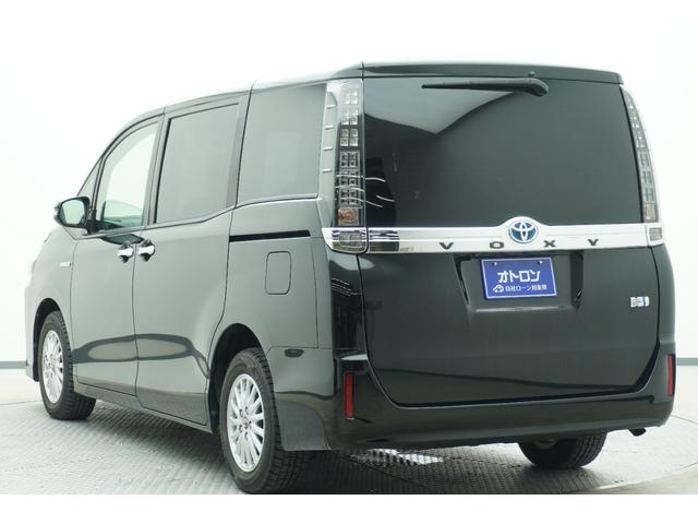 ヴォクシー ハイブリッドＶ　ＥＴＣ　バックカメラ　ナビ　ＴＶ　オートクルーズコントロール　両側電動スライドドア　ＬＥＤヘッドランプ　スマートキー　アイドリングストップ　シートヒーター　後席モニター　３列シート　ウォークスルー（6枚目）