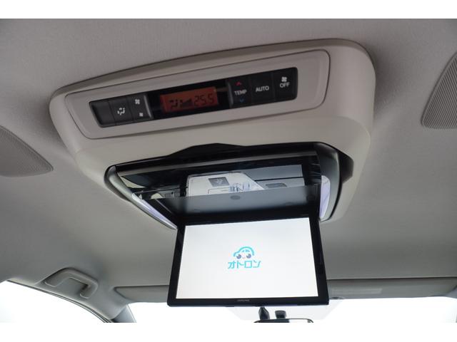 ヴォクシー ハイブリッドＶ　ＥＴＣ　バックカメラ　ナビ　ＴＶ　オートクルーズコントロール　両側電動スライドドア　ＬＥＤヘッドランプ　スマートキー　アイドリングストップ　シートヒーター　後席モニター　３列シート　ウォークスルー（15枚目）