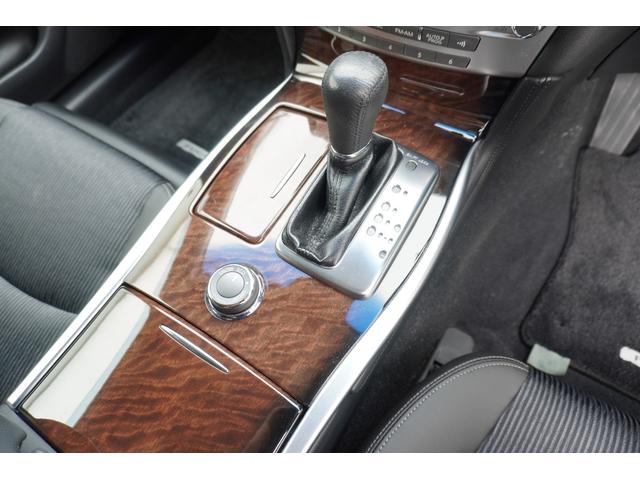 フーガ ２５０ＧＴ　ＥＴＣ　オートクルーズコントロール　バックカメラ　ナビ　アルミホイール　ＡＴ　スマートキー　電動格納ミラー　ＣＤ　ミュージックプレイヤー接続可　ＥＳＣ　エアコン　パワーステアリング　パワーウィンドウ（15枚目）