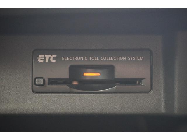 フーガ ２５０ＧＴ　ＥＴＣ　オートクルーズコントロール　バックカメラ　ナビ　アルミホイール　ＡＴ　スマートキー　電動格納ミラー　ＣＤ　ミュージックプレイヤー接続可　ＥＳＣ　エアコン　パワーステアリング　パワーウィンドウ（17枚目）