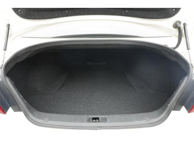フーガ ２５０ＧＴ　ＥＴＣ　オートクルーズコントロール　バックカメラ　ナビ　アルミホイール　ＡＴ　スマートキー　電動格納ミラー　ＣＤ　ミュージックプレイヤー接続可　ＥＳＣ　エアコン　パワーステアリング　パワーウィンドウ（19枚目）