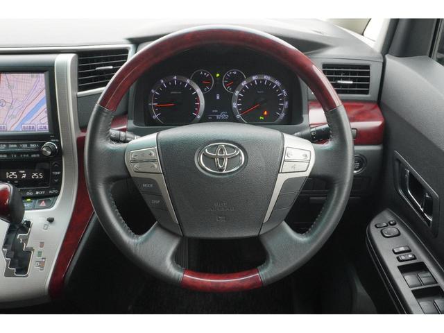 アルファード ２４０Ｓ　ＥＴＣ　バックカメラ　ナビ　クリアランスソナー　両側電動スライドドア　ＨＩＤ　スマートキー　電動格納ミラー　３列シート　オットマン　ＣＶＴ　アルミホイール　ＣＤ　ミュージックプレイヤー接続可（11枚目）