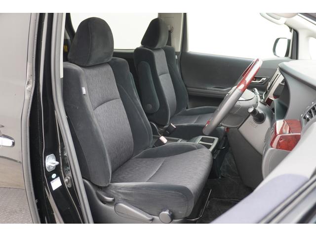 全ての車両に磨き・クリーニングを施し、車本来の輝きのお車を一台でも多く提供出来る努力をスタッフ一同取り組んでおります!是非綺麗な中古車をご覧になってください!