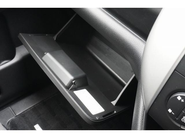 セレナ ２０Ｓ　ナンバーワンエディション　ＥＴＣ　ナビ　両側スライドドア　キーレスエントリー　３列シート　ウォークスルー　ＣＶＴ　衝突安全ボディ　ＡＢＳ　エアコン　パワーステアリング　パワーウィンドウ（15枚目）