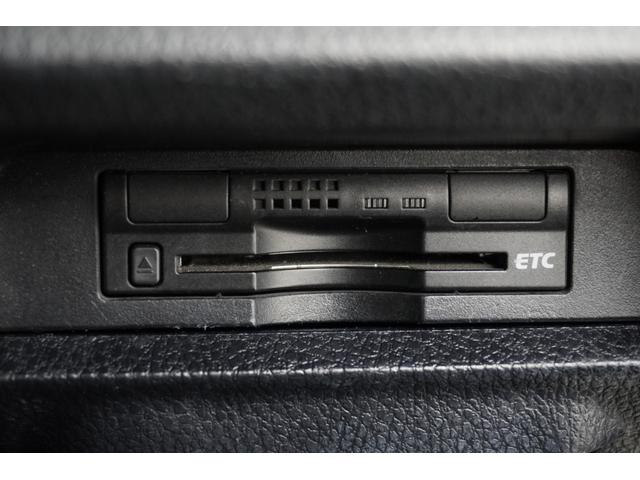 ヴォクシー ZS ETC バックカメラ ナビ TV 両側電動スライドドア オートライト LEDヘッドランプ スマートキー 電動格納ミラー 後席モニター 3列シート ウォークスルー CVT アルミホイール CD USB(17枚目)