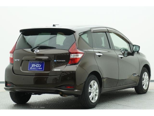 ノート ｅ－パワー　Ｘ　ドライブレコーダー　ＥＴＣ　全周囲カメラ　ナビ　ＴＶ　クリアランスソナー　レーンアシスト　衝突被害軽減システム　スマートキー　電動格納ミラー　ＣＶＴ　盗難防止システム　衝突安全ボディ　ＡＢＳ　ＥＳＣ（4枚目）
