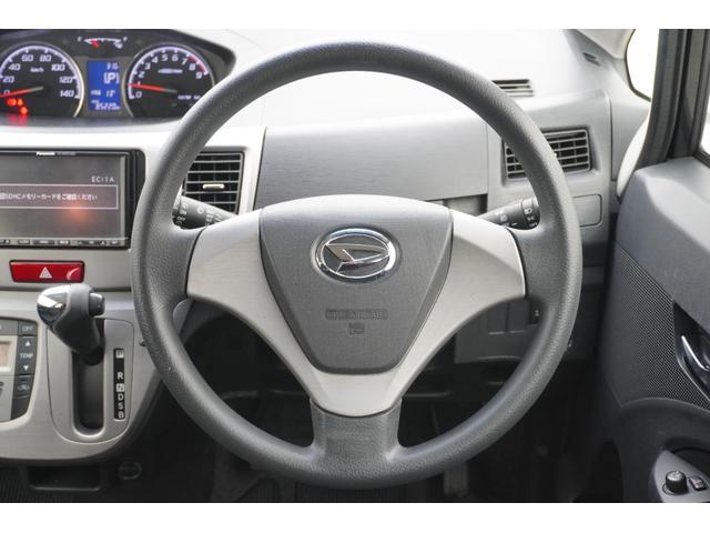 ハンドルの状態が悪いと運転に集中できませんよね。こちらの車、お気軽にお問い合わせください。