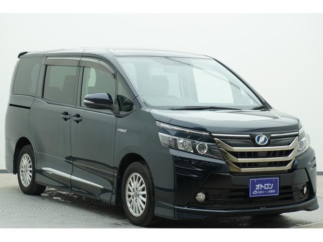 ヴォクシー ハイブリッドＶ　ＥＴＣ　バックカメラ　ＴＶ　オートクルーズコントロール　両側電動スライドドア　ＬＥＤヘッドランプ　スマートキー　シートヒーター　３列シート　ＣＶＴ　アルミホイール　ＣＤ　ＵＳＢ　Ｂｌｕｅｔｏｏｔｈ（3枚目）