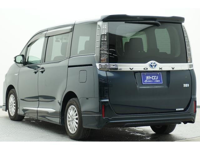 ヴォクシー ハイブリッドＶ　ＥＴＣ　バックカメラ　ＴＶ　オートクルーズコントロール　両側電動スライドドア　ＬＥＤヘッドランプ　スマートキー　シートヒーター　３列シート　ＣＶＴ　アルミホイール　ＣＤ　ＵＳＢ　Ｂｌｕｅｔｏｏｔｈ（6枚目）