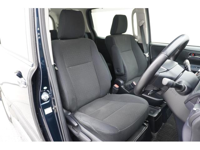 ヴォクシー ハイブリッドＶ　ＥＴＣ　バックカメラ　ＴＶ　オートクルーズコントロール　両側電動スライドドア　ＬＥＤヘッドランプ　スマートキー　シートヒーター　３列シート　ＣＶＴ　アルミホイール　ＣＤ　ＵＳＢ　Ｂｌｕｅｔｏｏｔｈ（7枚目）