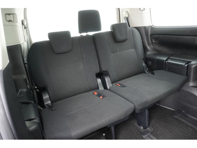 ヴォクシー ハイブリッドＶ　ＥＴＣ　バックカメラ　ＴＶ　オートクルーズコントロール　両側電動スライドドア　ＬＥＤヘッドランプ　スマートキー　シートヒーター　３列シート　ＣＶＴ　アルミホイール　ＣＤ　ＵＳＢ　Ｂｌｕｅｔｏｏｔｈ（9枚目）