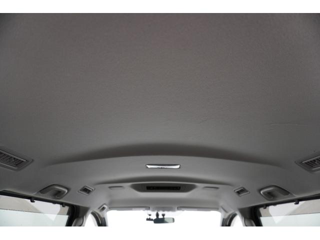 ヴォクシー ハイブリッドＶ　ＥＴＣ　バックカメラ　ＴＶ　オートクルーズコントロール　両側電動スライドドア　ＬＥＤヘッドランプ　スマートキー　シートヒーター　３列シート　ＣＶＴ　アルミホイール　ＣＤ　ＵＳＢ　Ｂｌｕｅｔｏｏｔｈ（18枚目）