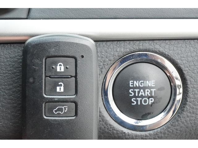 ハリアー プレミアム　バックカメラ　オートクルーズコントロール　レーンアシスト　パワーシート　ナビ　ＴＶ　オートマチックハイビーム　オートライト　電動リアゲート　アルミホイール　スマートキー　アイドリングストップ（17枚目）