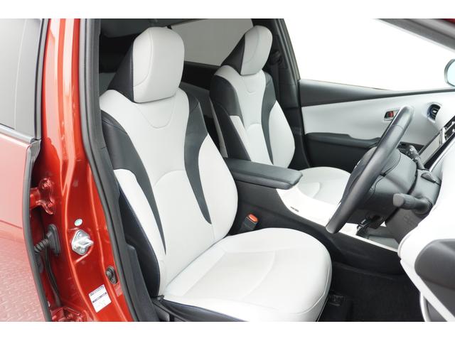 プリウス Ａツーリングセレクション　ドライブレコーダー　クリアランスソナー　レーンアシスト　オートクルーズコントロール　衝突被害軽減システム　バックカメラ　ナビ　ＴＶ　アルミホイール　オートライト　ＬＥＤヘッドランプ　ＣＶＴ（7枚目）