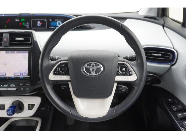 プリウス Ａツーリングセレクション　ドライブレコーダー　クリアランスソナー　レーンアシスト　オートクルーズコントロール　衝突被害軽減システム　バックカメラ　ナビ　ＴＶ　アルミホイール　オートライト　ＬＥＤヘッドランプ　ＣＶＴ（10枚目）