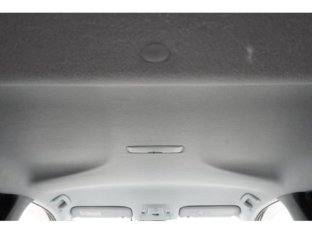 プリウス Ａツーリングセレクション　ドライブレコーダー　クリアランスソナー　レーンアシスト　オートクルーズコントロール　衝突被害軽減システム　バックカメラ　ナビ　ＴＶ　アルミホイール　オートライト　ＬＥＤヘッドランプ　ＣＶＴ（18枚目）