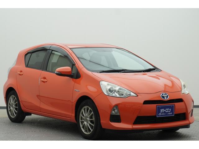 アクア Ｓ　ＥＴＣ　バックカメラ　ナビ　アルミホイール　キーレスエントリー　電動格納ミラー　ＣＶＴ　衝突安全ボディ　ＡＢＳ　ＥＳＣ　ＣＤ　ＤＶＤ再生　ミュージックプレイヤー接続可　エアコン　パワーステアリング（3枚目）