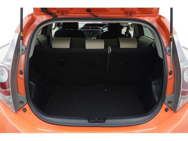 アクア Ｓ　ＥＴＣ　バックカメラ　ナビ　アルミホイール　キーレスエントリー　電動格納ミラー　ＣＶＴ　衝突安全ボディ　ＡＢＳ　ＥＳＣ　ＣＤ　ＤＶＤ再生　ミュージックプレイヤー接続可　エアコン　パワーステアリング（19枚目）