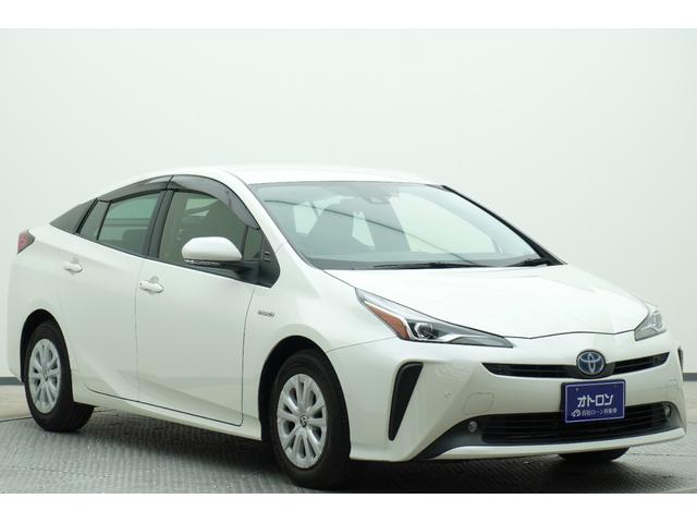 プリウス Ｓ　ＥＴＣ　クリアランスソナー　レーンアシスト　オートクルーズコントロール　衝突被害軽減システム　バックカメラ　アルミホイール　ＬＥＤヘッドランプ　ＣＶＴ　スマートキー　電動格納ミラー　盗難防止システム（3枚目）