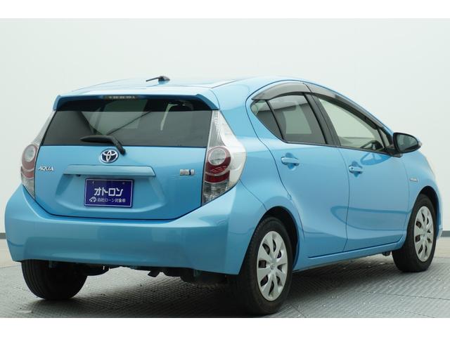 アクア Ｓ　ＥＴＣ　バックカメラ　ナビ　スマートキー　電動格納ミラー　ＣＶＴ　衝突安全ボディ　ＡＢＳ　ＥＳＣ　エアコン　パワーステアリング　パワーウィンドウ（4枚目）