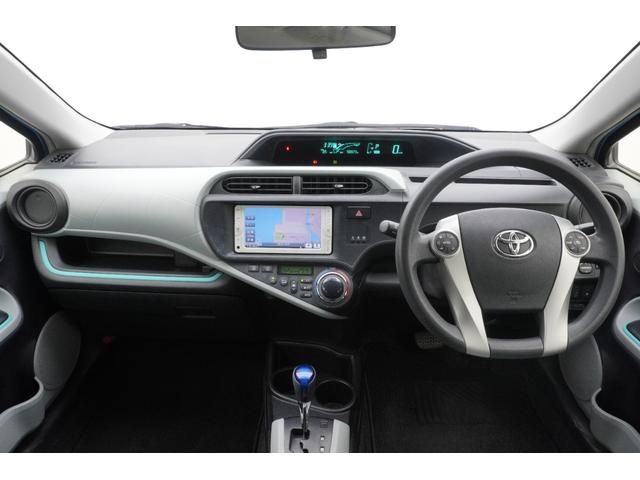 アクア Ｓ　ＥＴＣ　バックカメラ　ナビ　スマートキー　電動格納ミラー　ＣＶＴ　衝突安全ボディ　ＡＢＳ　ＥＳＣ　エアコン　パワーステアリング　パワーウィンドウ（9枚目）