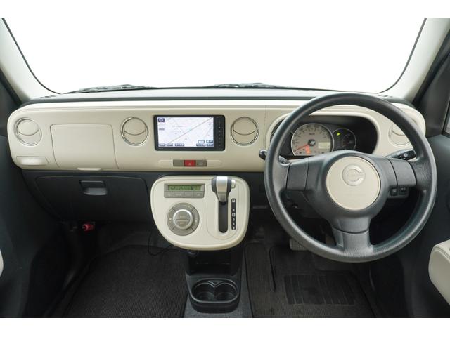 ミラココア ココアプラスＸ　ナビ　ＴＶ　スマートキー　アイドリングストップ　電動格納ミラー　ベンチシート　ＣＶＴ　盗難防止システム　ＡＢＳ　ＣＤ　ＵＳＢ　ルーフレール　衝突安全ボディ　エアコン　パワーステアリング（9枚目）