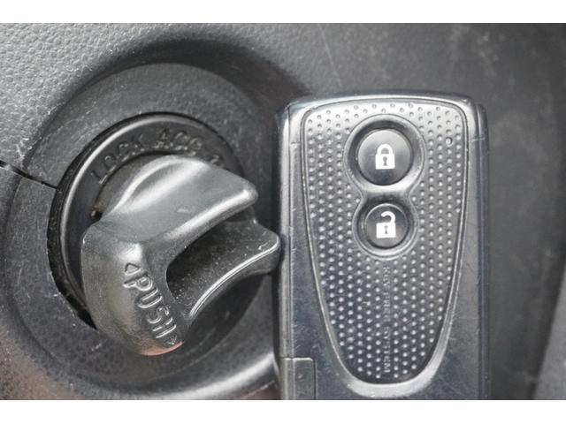 ミラココア ココアプラスＸ　ナビ　ＴＶ　スマートキー　アイドリングストップ　電動格納ミラー　ベンチシート　ＣＶＴ　盗難防止システム　ＡＢＳ　ＣＤ　ＵＳＢ　ルーフレール　衝突安全ボディ　エアコン　パワーステアリング（17枚目）