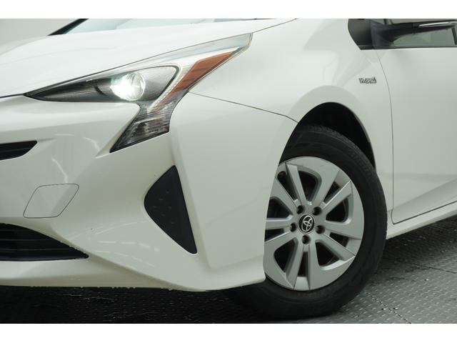 プリウス Ｓ　４ＷＤ　ＥＴＣ　バックカメラ　アルミホイール　ＬＥＤヘッドランプ　ＣＶＴ　スマートキー　盗難防止システム　衝突安全ボディ　ＡＢＳ　ＥＳＣ　エアコン　パワーステアリング　パワーウィンドウ（20枚目）