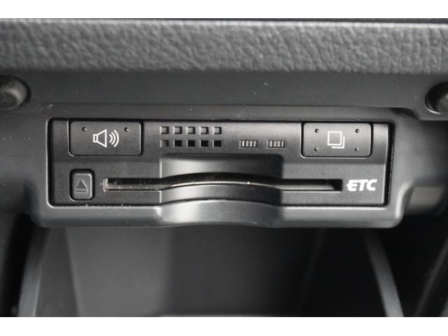ヴェルファイア ２．４Ｚ　ＥＴＣ　バックカメラ　ＴＶ　両側電動スライドドア　オートライト　ＨＩＤ　スマートキー　電動格納ミラー　後席モニター　３列シート　ＣＶＴ　アルミホイール　ＣＤ　ＤＶＤ再生　ＵＳＢ　Ｂｌｕｅｔｏｏｔｈ（17枚目）