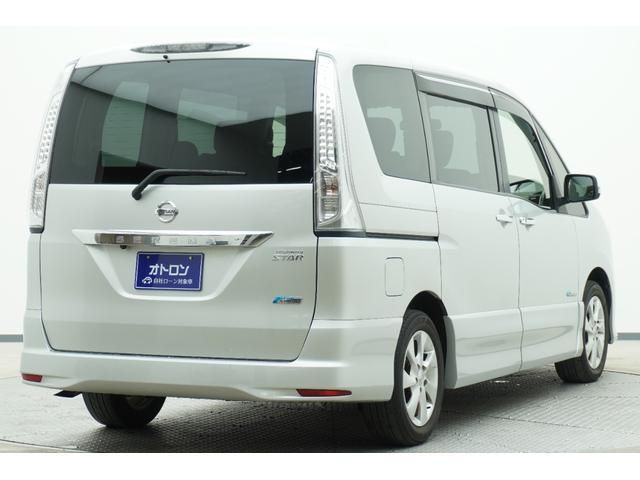 セレナ ハイウェイスター　Ｓ－ハイブリッド　ＥＴＣ　バックカメラ　オートクルーズコントロール　両側電動スライドドア　スマートキー　アイドリングストップ　３列シート　ウォークスルー　ＣＶＴ　アルミホイール　ＣＤ　ＤＶＤ再生　ＵＳＢ（4枚目）