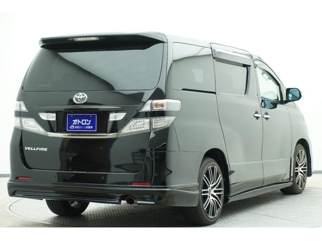 ヴェルファイア ２．４Ｚ　プラチナセレクションＩＩ　４ＷＤ　ＥＴＣ　バックカメラ　ナビ　ＴＶ　クリアランスソナー　両側電動スライドドア　ＨＩＤ　電動リアゲート　スマートキー　後席モニター　３列シート　ＣＶＴ　アルミホイール　ＣＤ　ＤＶＤ再生（4枚目）