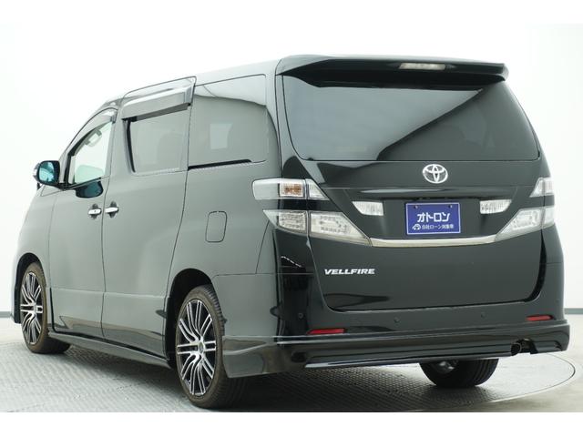 ヴェルファイア ２．４Ｚ　プラチナセレクションＩＩ　４ＷＤ　ＥＴＣ　バックカメラ　ナビ　ＴＶ　クリアランスソナー　両側電動スライドドア　ＨＩＤ　電動リアゲート　スマートキー　後席モニター　３列シート　ＣＶＴ　アルミホイール　ＣＤ　ＤＶＤ再生（6枚目）