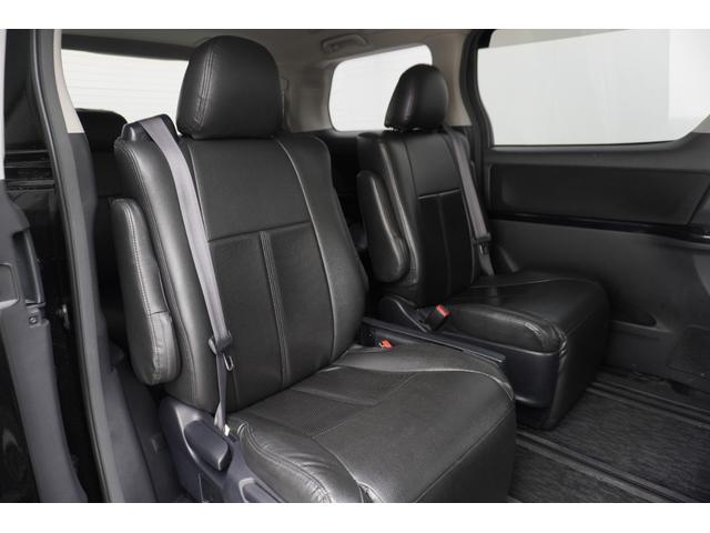 ヴェルファイア ２．４Ｚ　プラチナセレクションＩＩ　４ＷＤ　ＥＴＣ　バックカメラ　ナビ　ＴＶ　クリアランスソナー　両側電動スライドドア　ＨＩＤ　電動リアゲート　スマートキー　後席モニター　３列シート　ＣＶＴ　アルミホイール　ＣＤ　ＤＶＤ再生（8枚目）