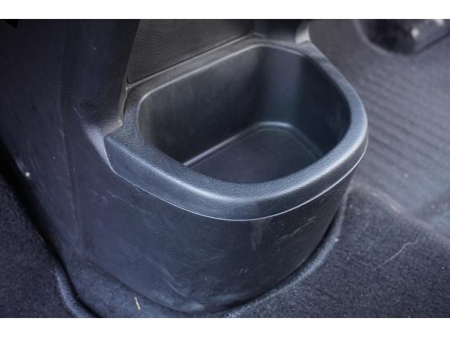 購入した車にオプションをつけた場合分割払いはどうなるの？　購入時に限り、新品ナビ・オーディオなども含め分割払いが可能となっております。詳しくは当店までご連絡ください！！