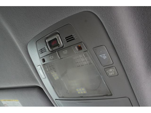 クラウン ３．５アスリート　ＥＴＣ　クリアランスソナー　オートクルーズコントロール　バックカメラ　ナビ　アルミホイール　ＨＩＤ　ＡＴ　スマートキー　盗難防止システム　パワーシート　ＣＤ　ＭＤ　ミュージックプレイヤー接続可（17枚目）