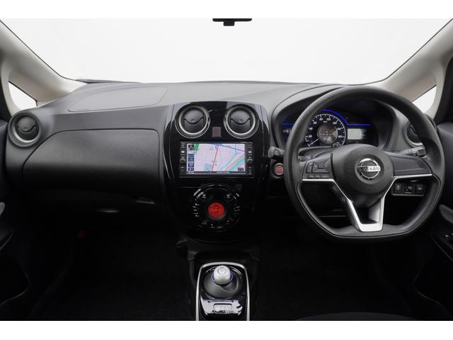 ノート ｅ－パワー　Ｘ　ＥＴＣ　全周囲カメラ　ナビ　ＴＶ　衝突被害軽減システム　スマートキー　ＣＶＴ　盗難防止システム　衝突安全ボディ　ＡＢＳ　ＥＳＣ　ＣＤ　ＵＳＢ　ミュージックプレイヤー接続可　Ｂｌｕｅｔｏｏｔｈ　エアコン（9枚目）