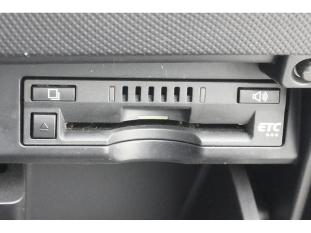 エスティマ アエラス　プレミアム　ＥＴＣ　バックカメラ　ナビ　オートクルーズコントロール　レーンアシスト　衝突被害軽減システム　両側電動スライドドア　ＬＥＤヘッドランプ　スマートキー　後席モニター　３列シート　パワーシート　ＣＶＴ（16枚目）