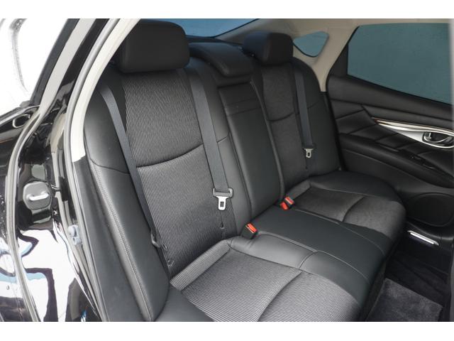 フーガ ３７０ＧＴ　ＦＯＵＲ　４ＷＤ　クリアランスソナー　オートクルーズコントロール　衝突被害軽減システム　全周囲カメラ　ナビ　アルミホイール　オートライト　ＬＥＤヘッドランプ　ＡＴ　スマートキー　電動格納ミラー　盗難防止システム（8枚目）