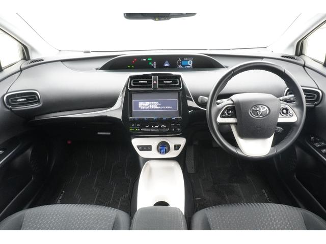 プリウス A クリアランスソナー レーンアシスト オートクルーズコントロール 衝突被害軽減システム バックカメラ TV アルミホイール LEDヘッドランプ CVT スマートキー アイドリングストップ 電動格納ミラー(9枚目)