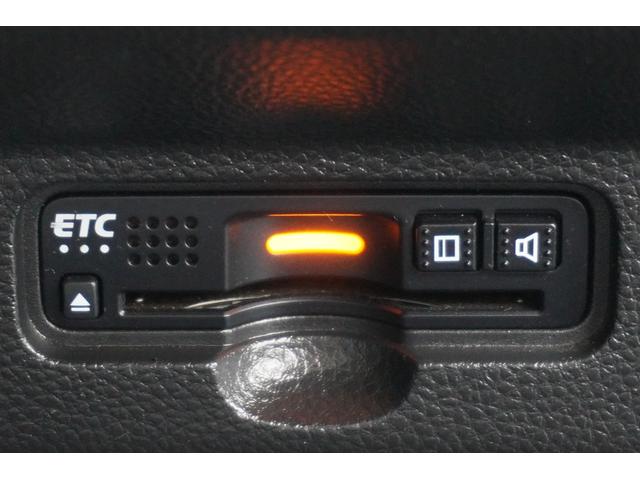 ���i�����ち���БS�Ă̔̔��ԗ��ɑ΂��āA�O���̖����y�юԓ��̃��[���N���[�j���O�����{���Ă���܂��B���X�܂��Y��ɂ��Ă���X���ɕ��ׂĂ���܂��B