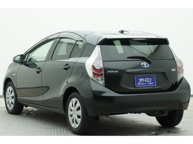 アクア Ｓ　ナビ　ＴＶ　スマートキー　ＣＶＴ　衝突安全ボディ　ＡＢＳ　ＥＳＣ　ＣＤ　ＤＶＤ再生　Ｂｌｕｅｔｏｏｔｈ　エアコン　パワーステアリング　パワーウィンドウ（6枚目）