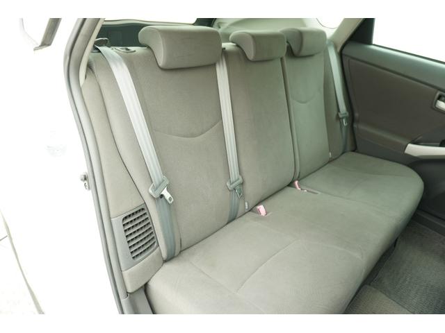 プリウス Ｌ　バックカメラ　アルミホイール　オートライト　ＣＶＴ　スマートキー　アイドリングストップ　盗難防止システム　衝突安全ボディ　ＡＢＳ　ＥＳＣ　エアコン　パワーステアリング　パワーウィンドウ（9枚目）