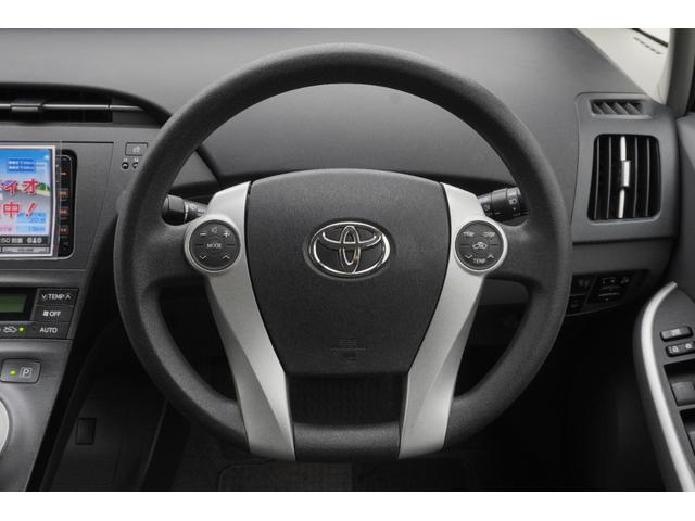 プリウス Ｌ　バックカメラ　アルミホイール　オートライト　ＣＶＴ　スマートキー　アイドリングストップ　盗難防止システム　衝突安全ボディ　ＡＢＳ　ＥＳＣ　エアコン　パワーステアリング　パワーウィンドウ（11枚目）