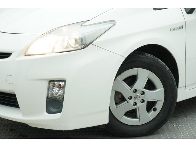 プリウス Ｌ　バックカメラ　アルミホイール　オートライト　ＣＶＴ　スマートキー　アイドリングストップ　盗難防止システム　衝突安全ボディ　ＡＢＳ　ＥＳＣ　エアコン　パワーステアリング　パワーウィンドウ（20枚目）