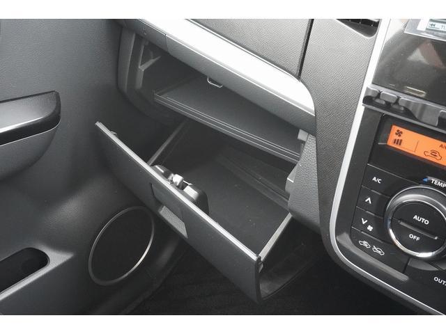 ���i�����ち���БS�Ă̔̔��ԗ��ɑ΂��āA�O���̖����y�юԓ��̃��[���N���[�j���O�����{���Ă���܂��B���X�܂��Y��ɂ��Ă���X���ɕ��ׂĂ���܂��B