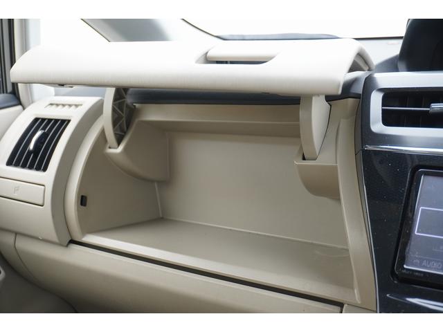 プリウスアルファ Ｇツーリングセレクション　ＥＴＣ　バックカメラ　ＴＶ　オートクルーズコントロール　アルミホイール　ＬＥＤヘッドランプ　パワーシート　スマートキー　ＣＶＴ　盗難防止システム　衝突安全ボディ　ＡＢＳ　ＥＳＣ　ＣＤ（16枚目）